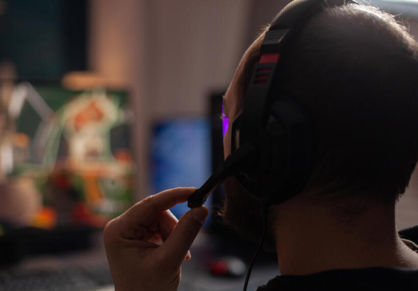 ドレイクがStakeとの契約を破棄　「スネーク」と非難しギャンブル配信から撤退